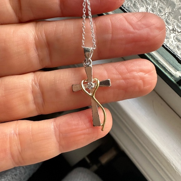 Sterling silver cross - Picture 3 of 4